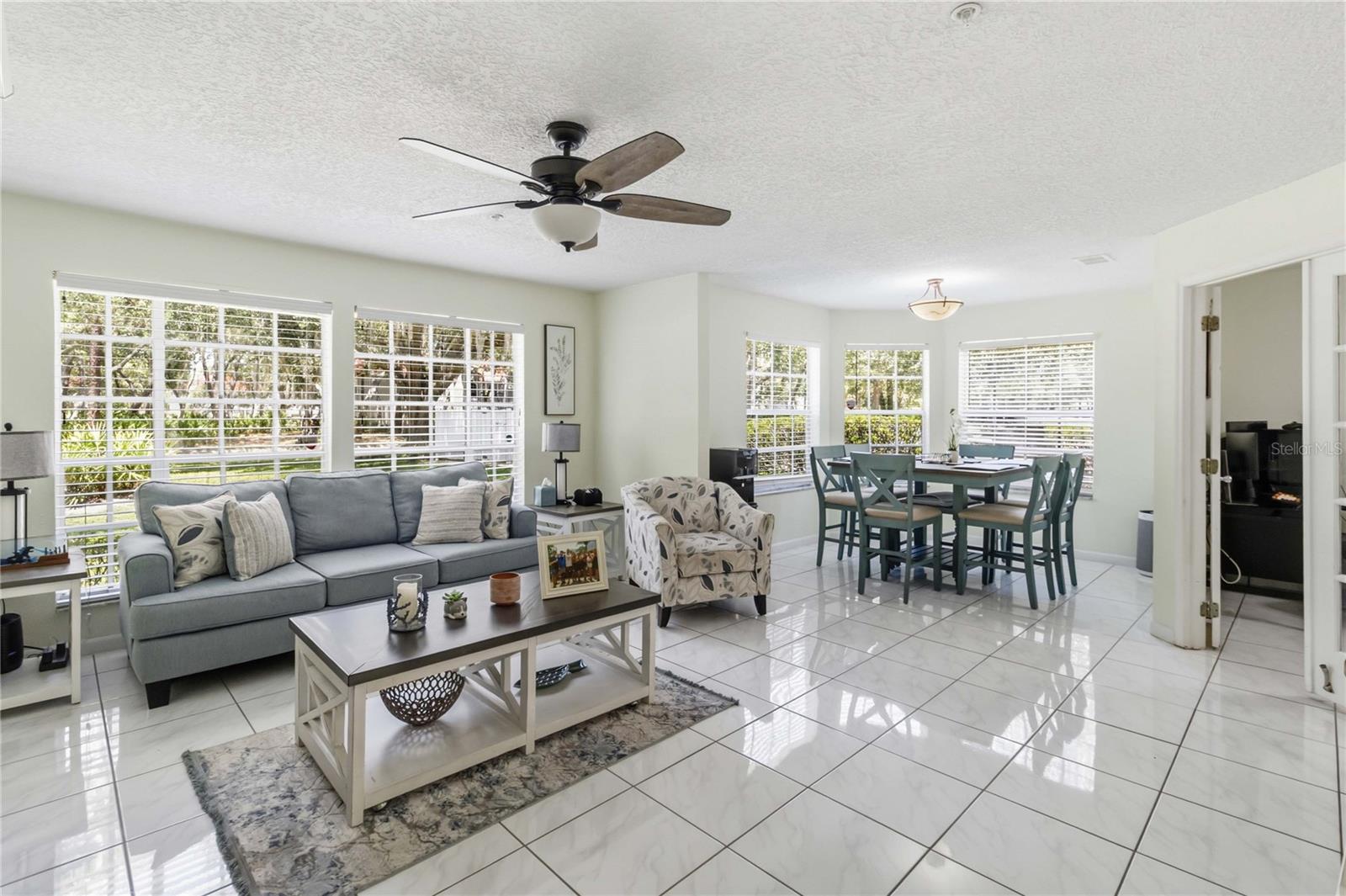 HUNTERS CHASE CONDO PH 1 - Residential
