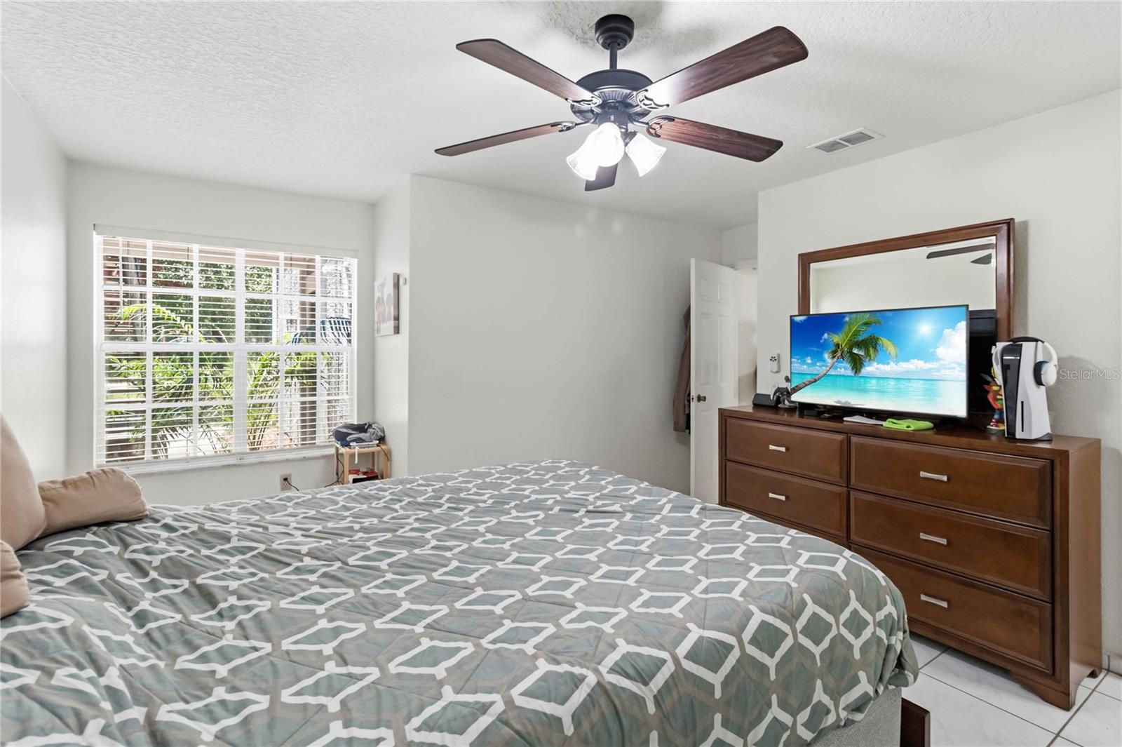 HUNTERS CHASE CONDO PH 1 - Residential