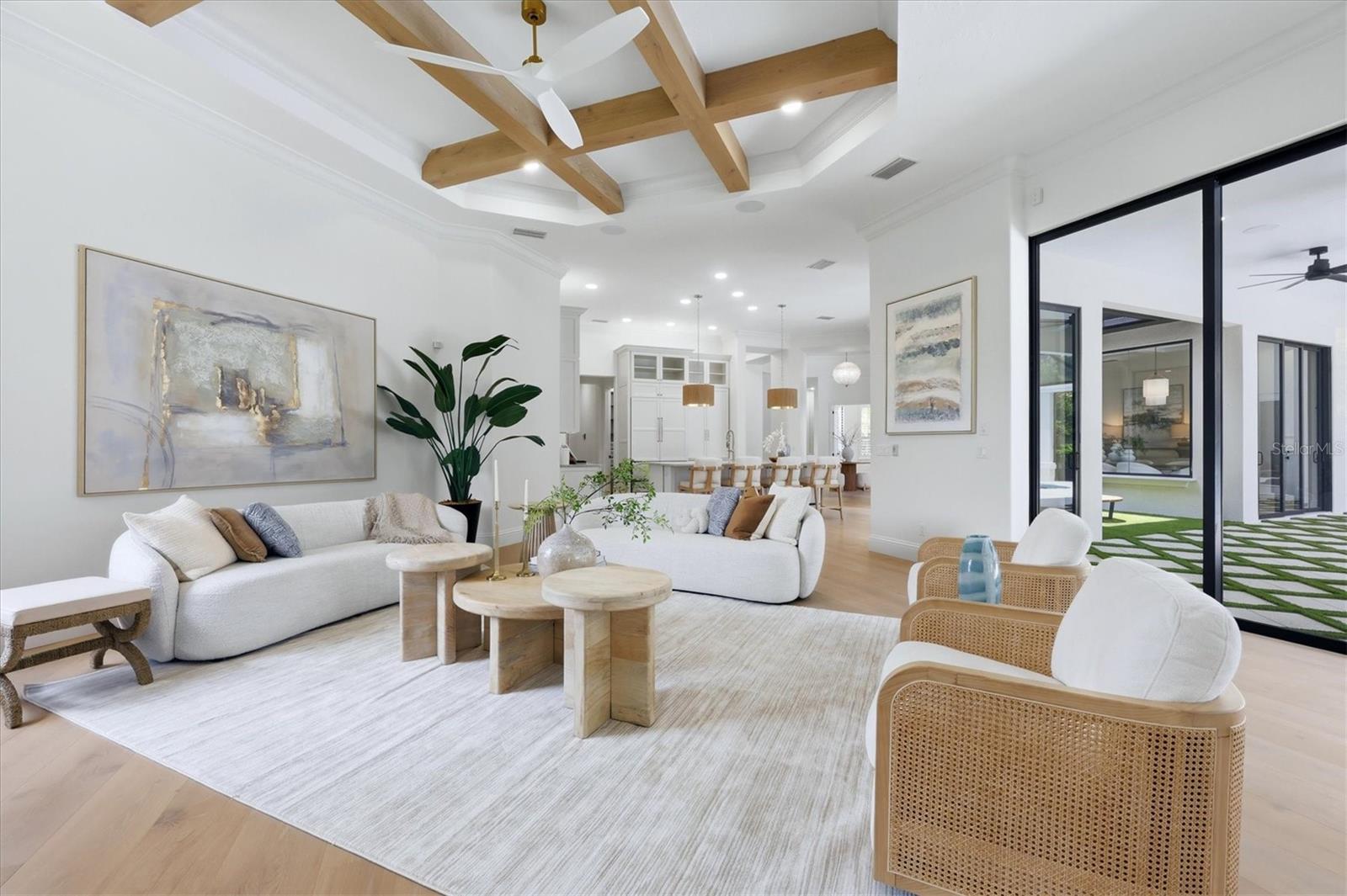 FOUNDERS CLUB - Residential