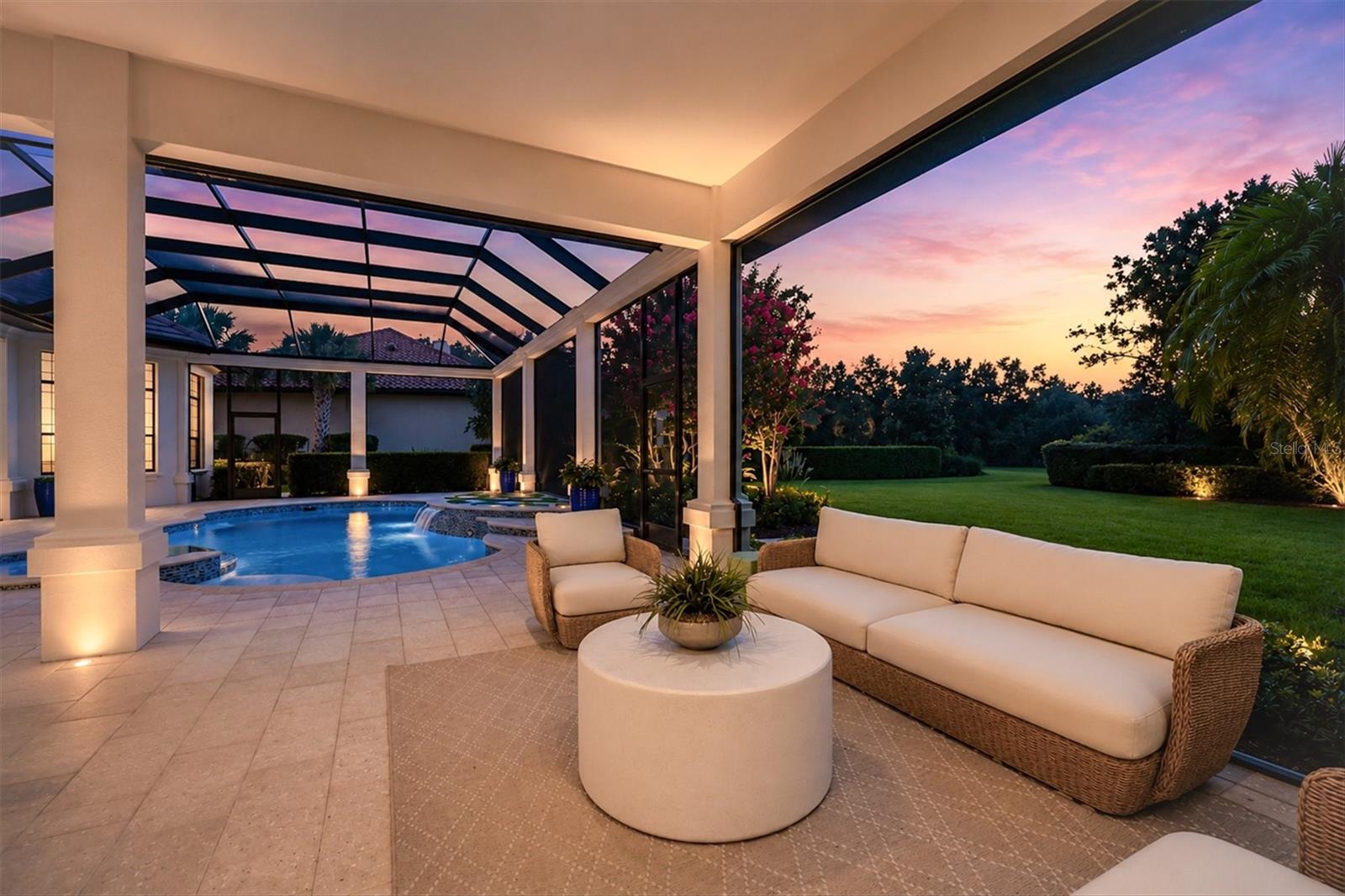 FOUNDERS CLUB - Residential