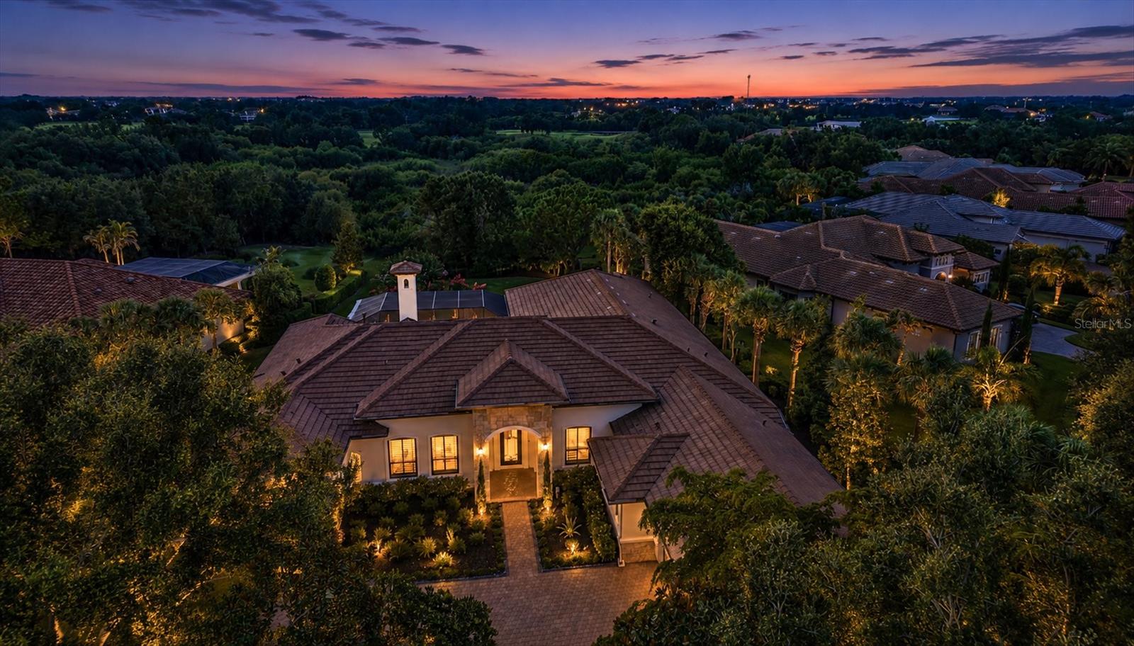 FOUNDERS CLUB - Residential