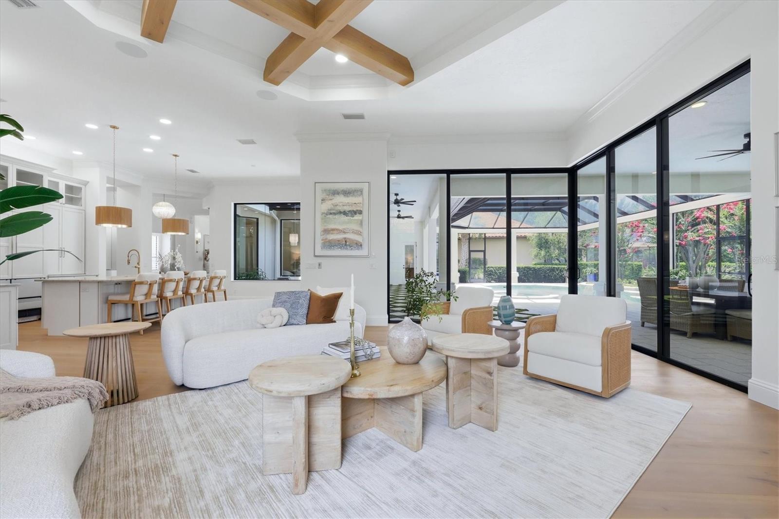 FOUNDERS CLUB - Residential