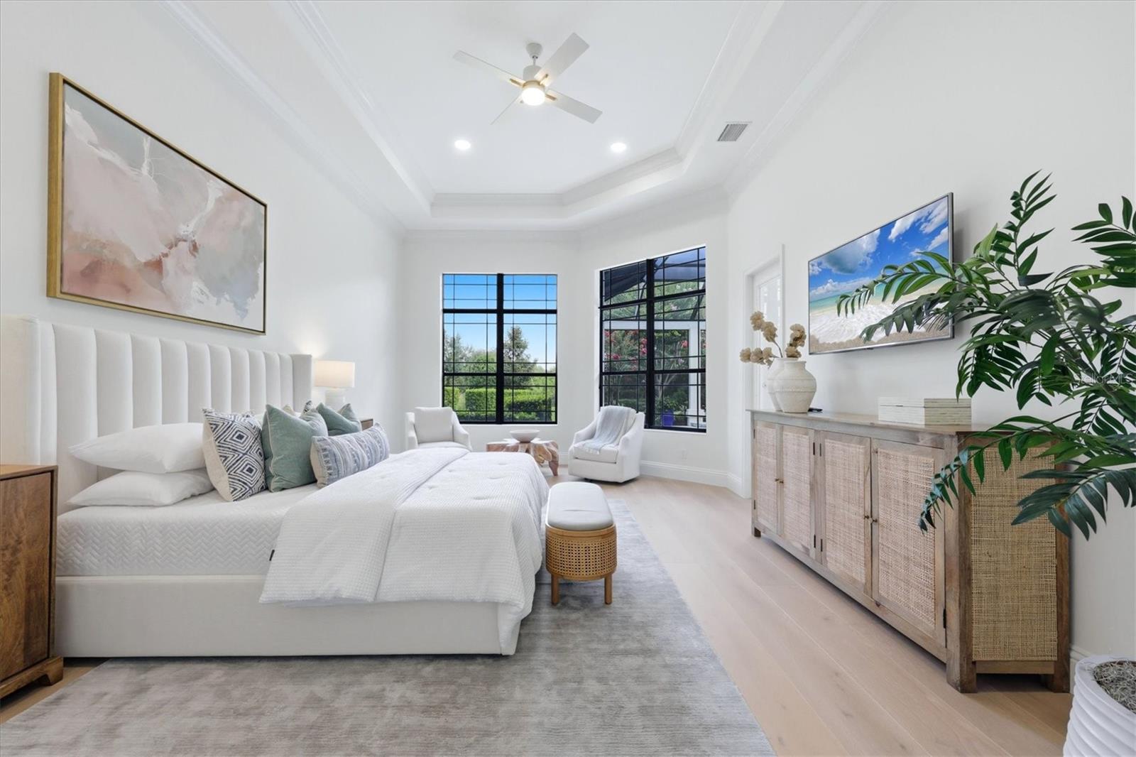 FOUNDERS CLUB - Residential