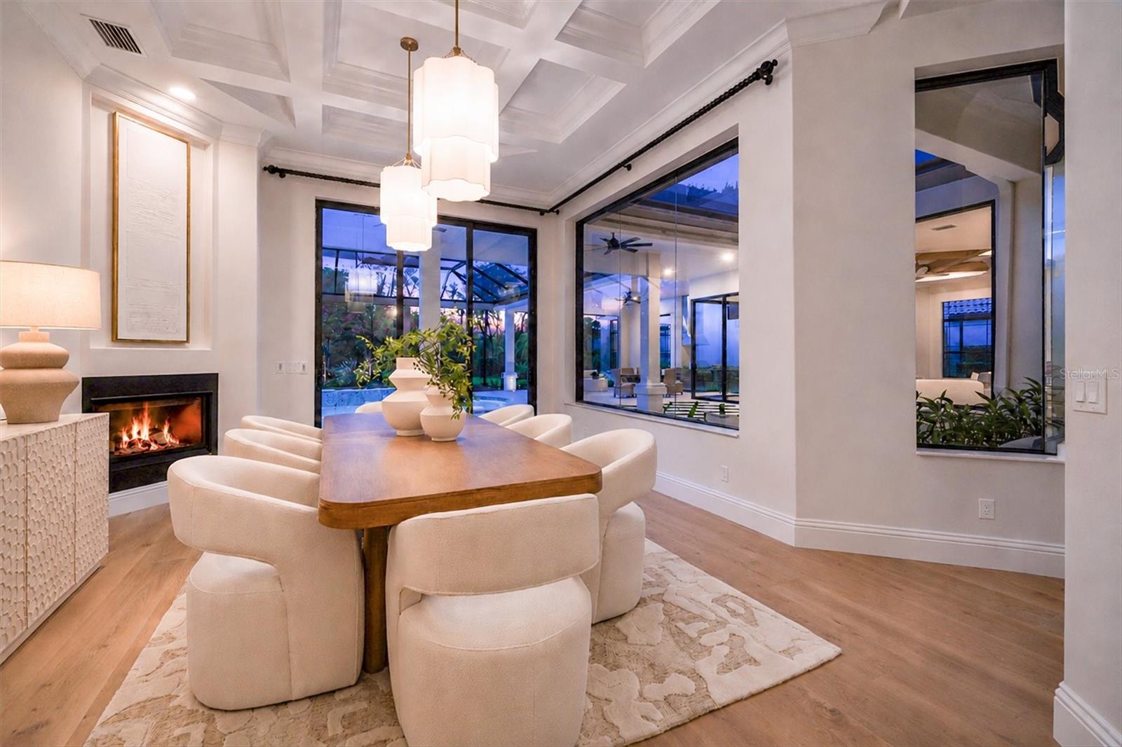 FOUNDERS CLUB - Residential