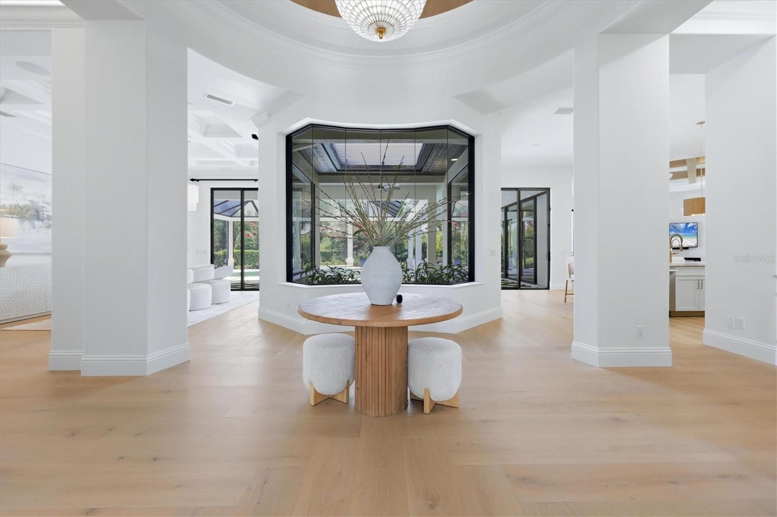 FOUNDERS CLUB - Residential