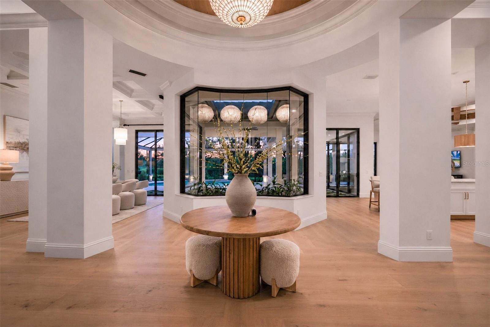 FOUNDERS CLUB - Residential