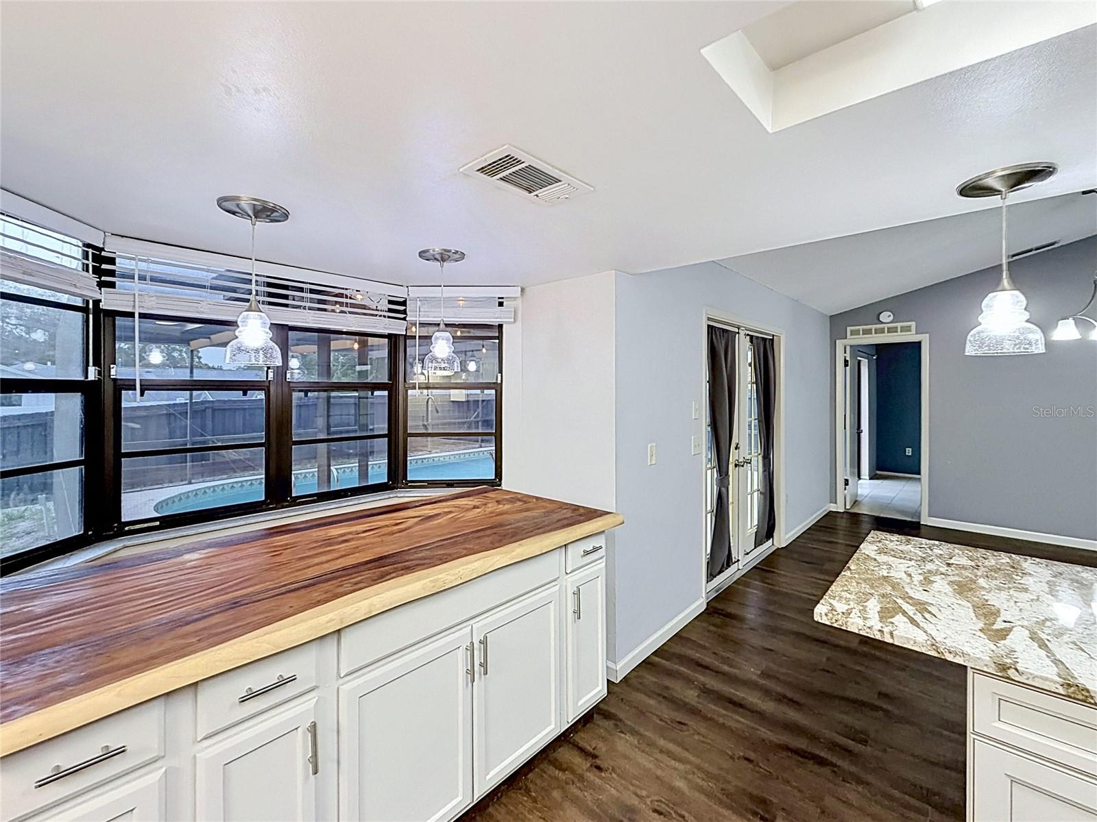 FOREST OAKS - Residential