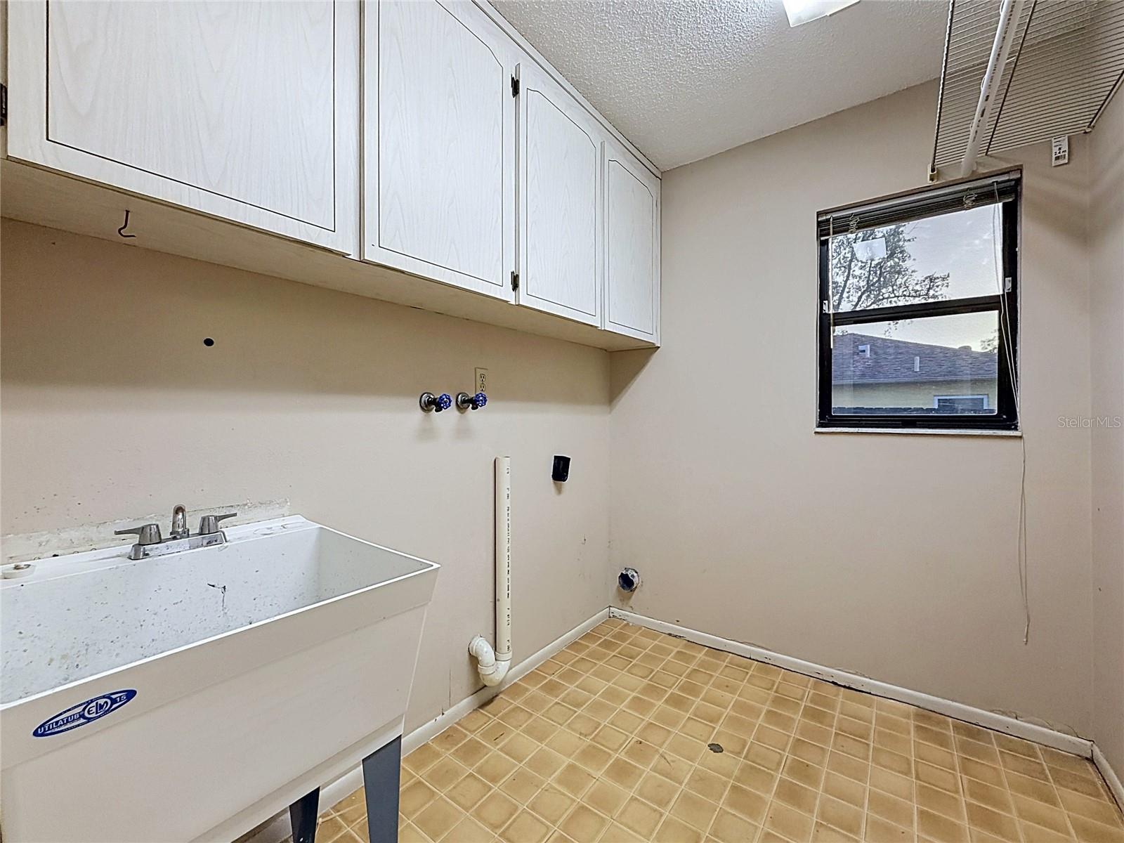 FOREST OAKS - Residential