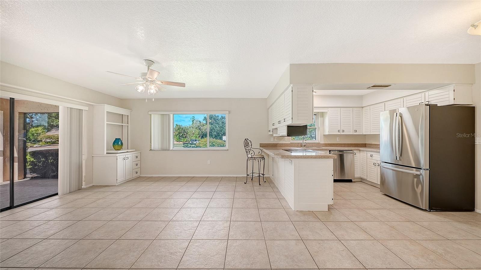 COUNTRY PLACE - Residential