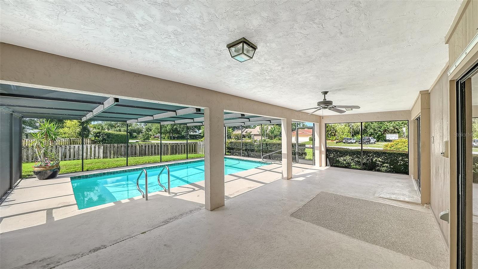 COUNTRY PLACE - Residential