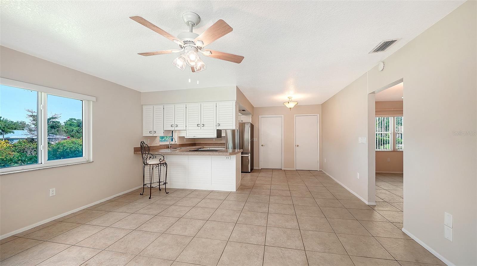 COUNTRY PLACE - Residential