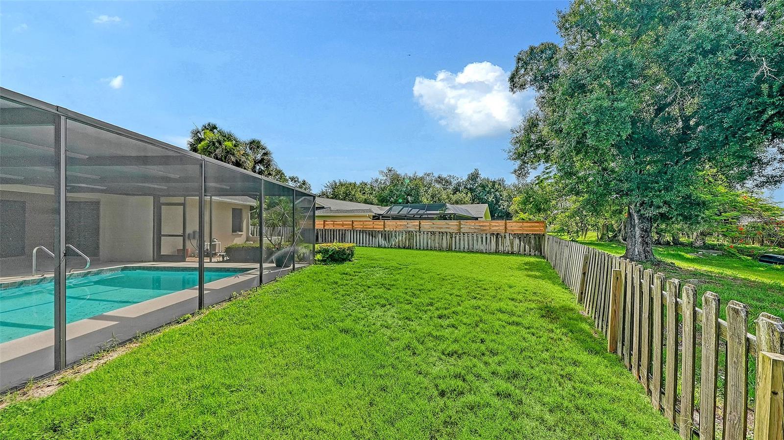 COUNTRY PLACE - Residential