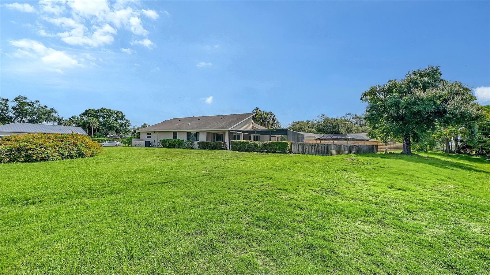 COUNTRY PLACE - Residential