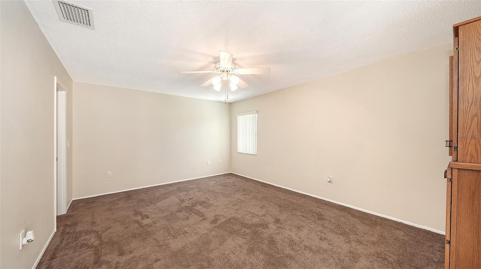 COUNTRY PLACE - Residential
