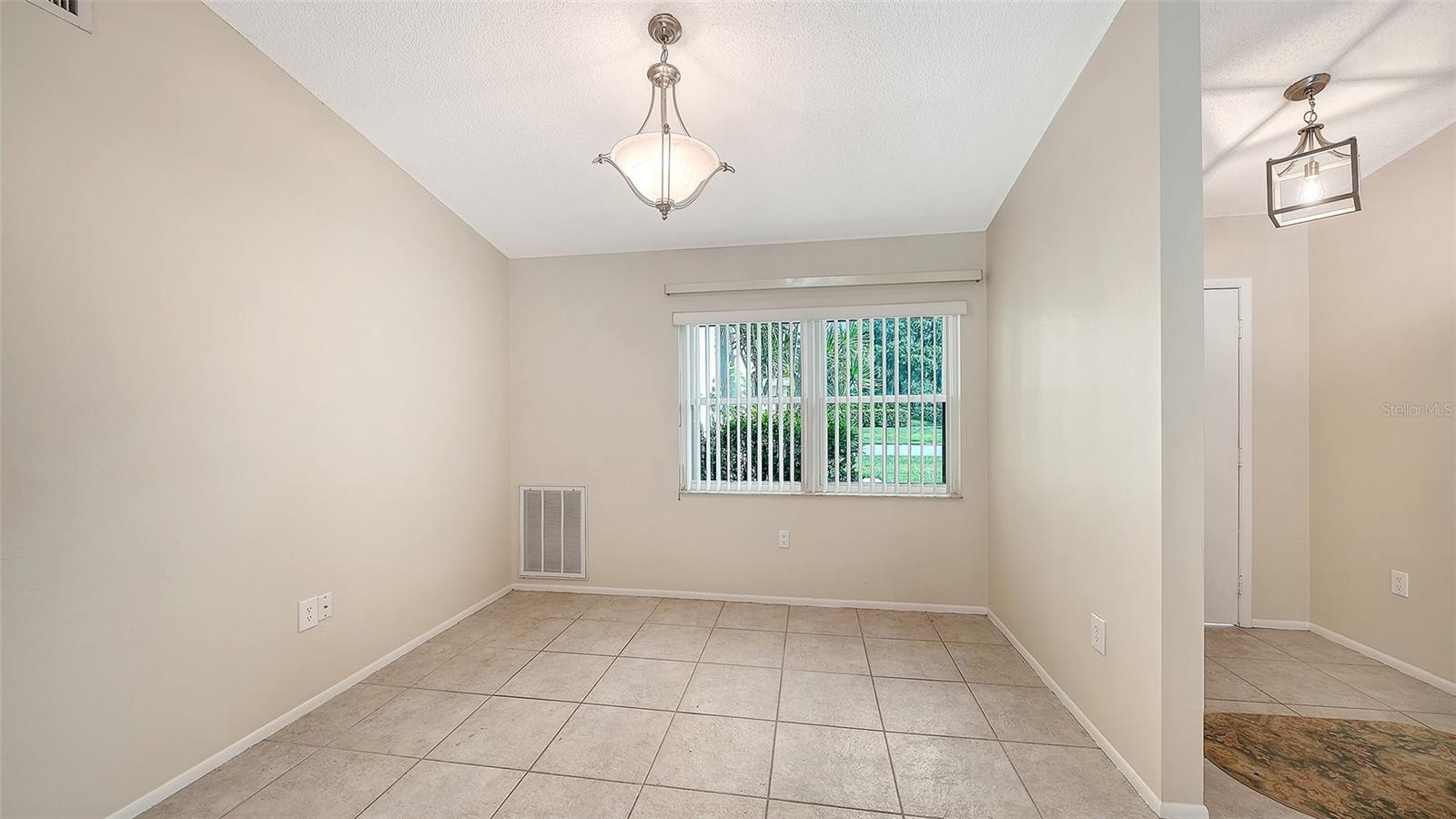COUNTRY PLACE - Residential