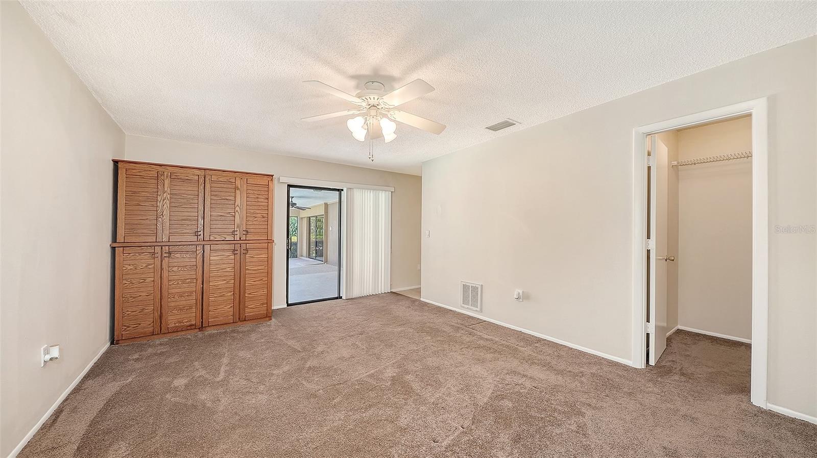 COUNTRY PLACE - Residential