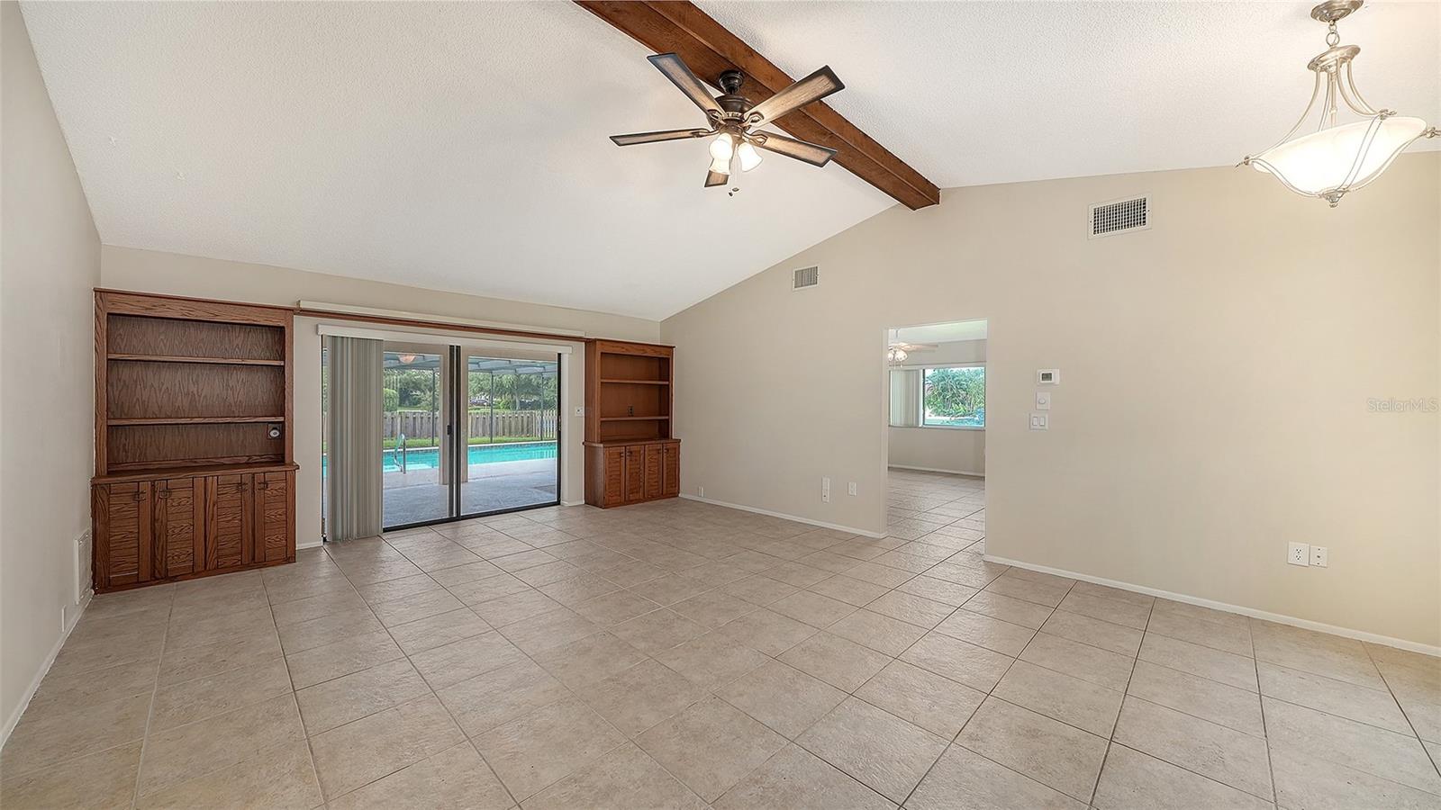 COUNTRY PLACE - Residential