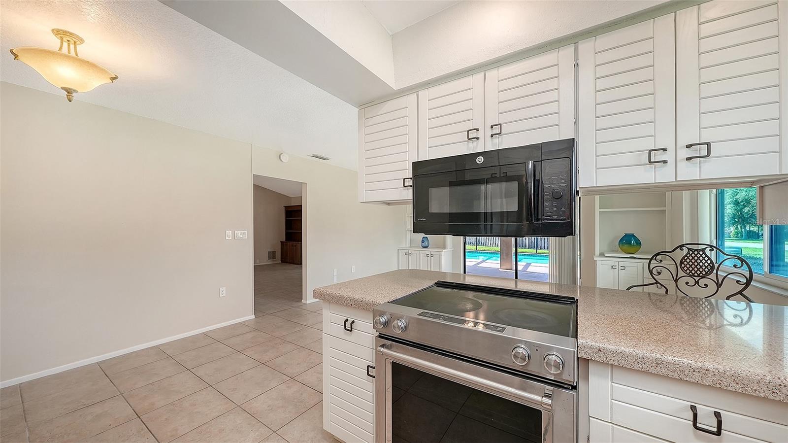 COUNTRY PLACE - Residential