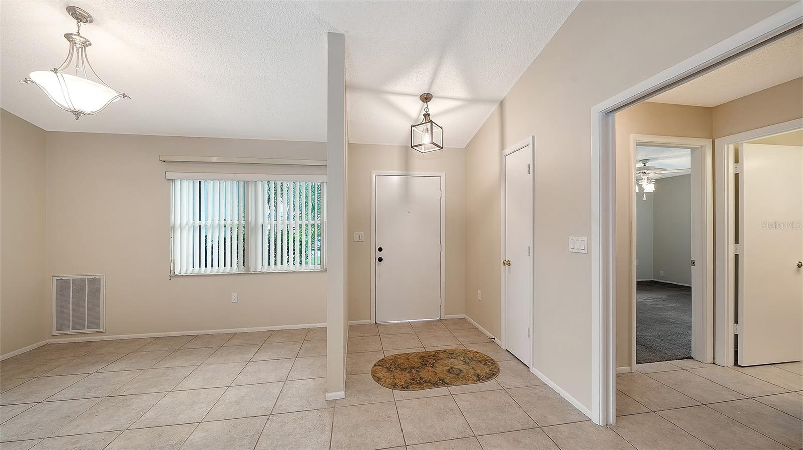 COUNTRY PLACE - Residential