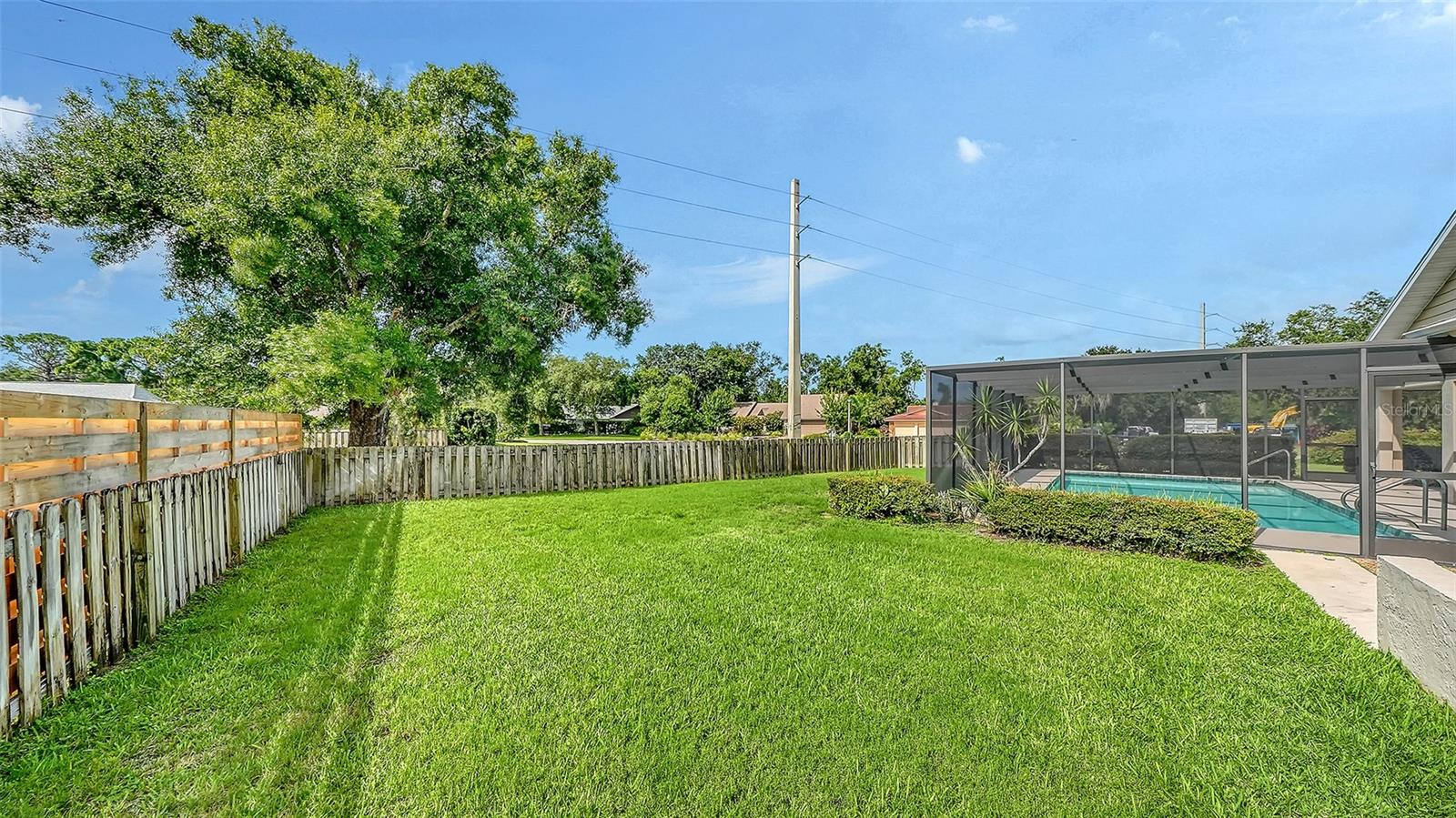 COUNTRY PLACE - Residential