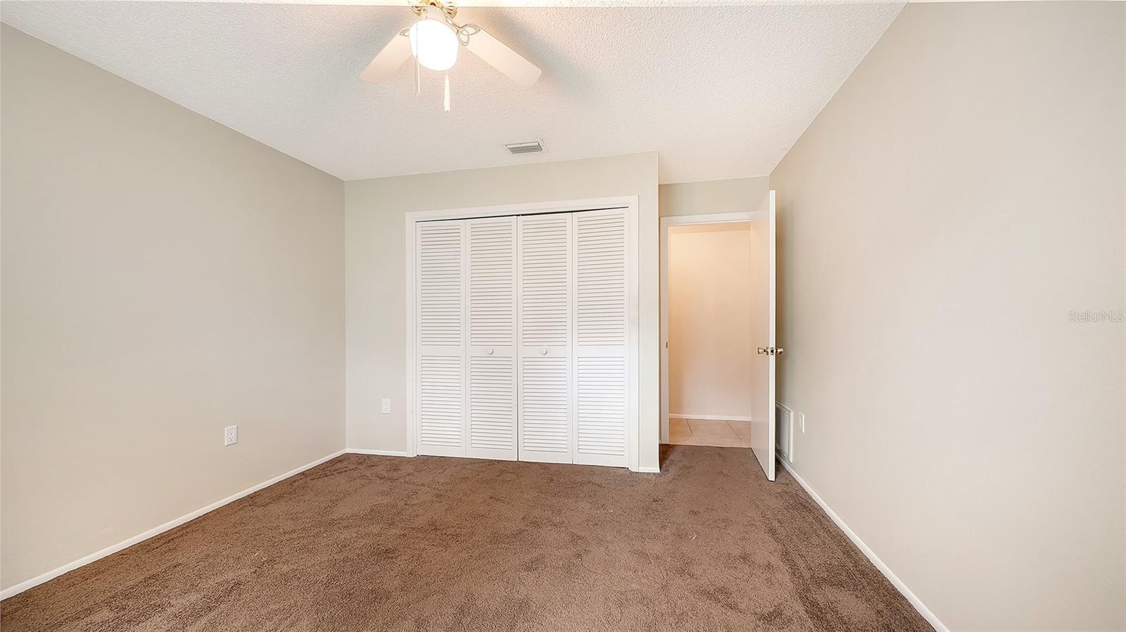 COUNTRY PLACE - Residential