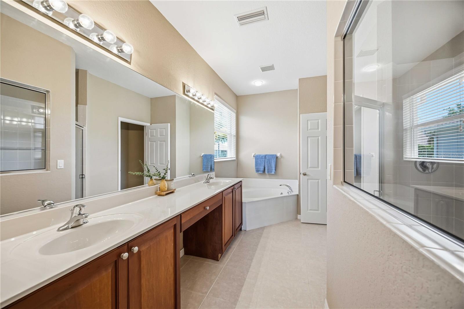 LAKESIDE PLANTATION - Residential