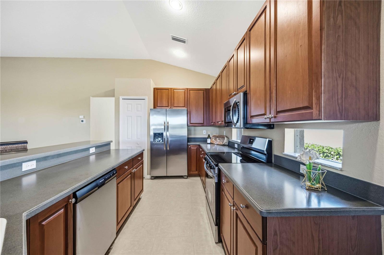 LAKESIDE PLANTATION - Residential