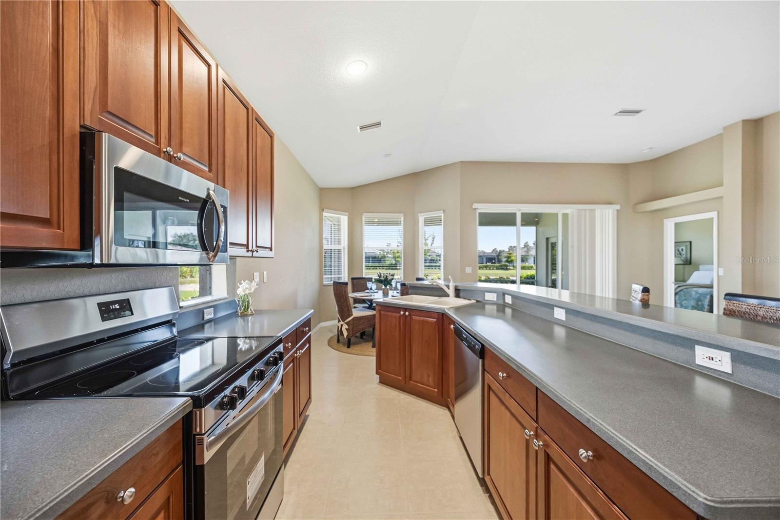 LAKESIDE PLANTATION - Residential