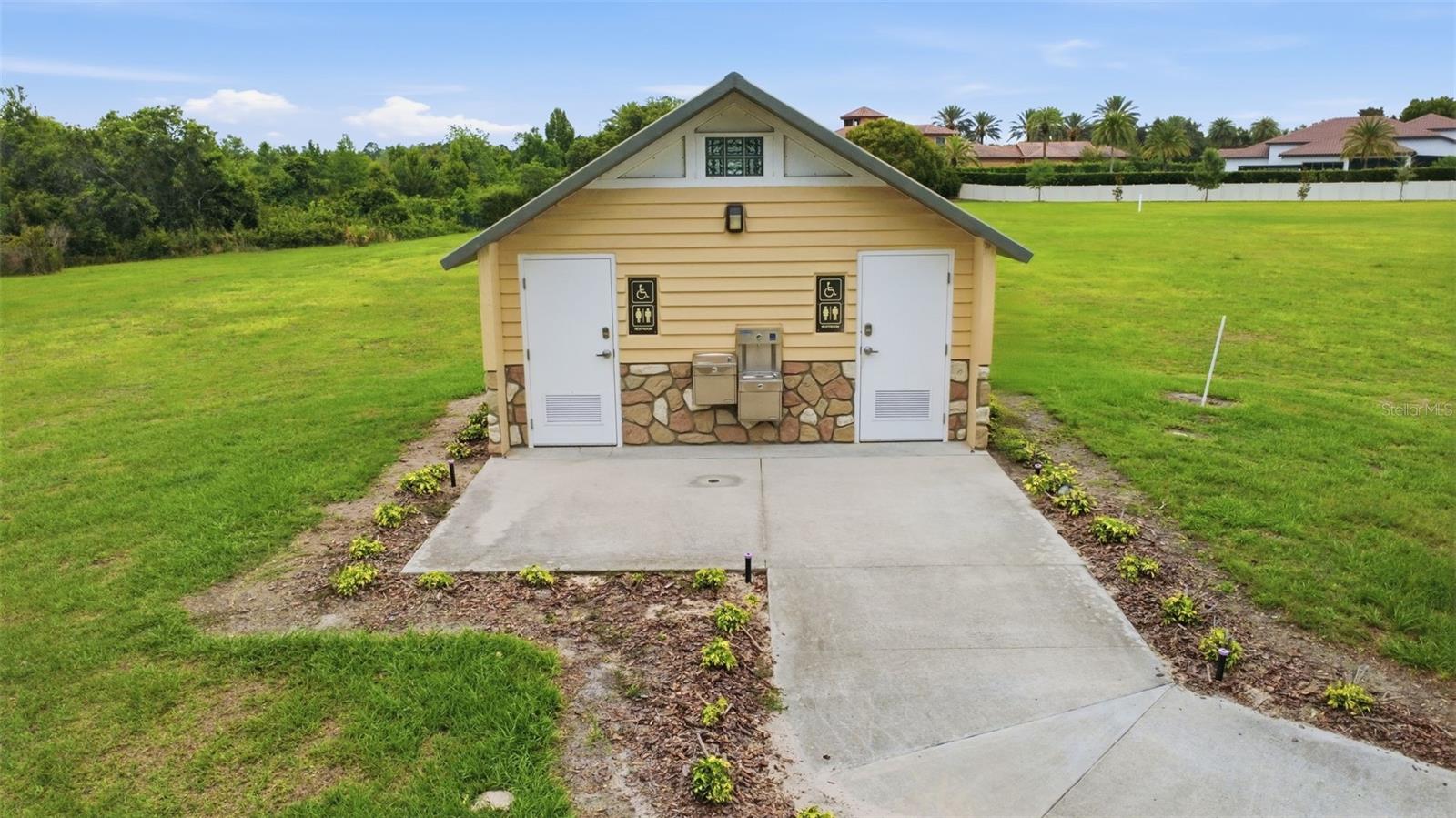 LAKES OF MOUNT DORA - Residential