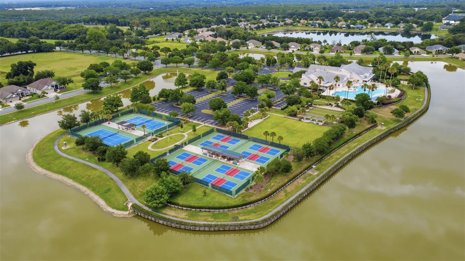 LAKES OF MOUNT DORA - Residential