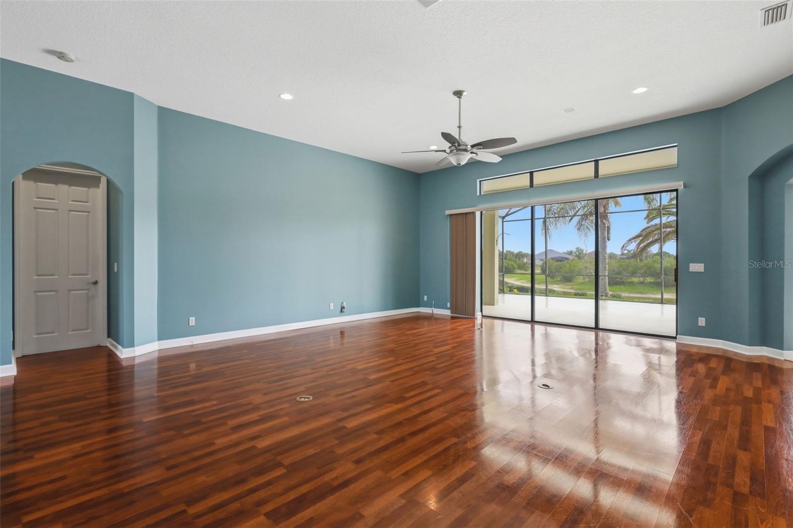 LAKES OF MOUNT DORA - Residential