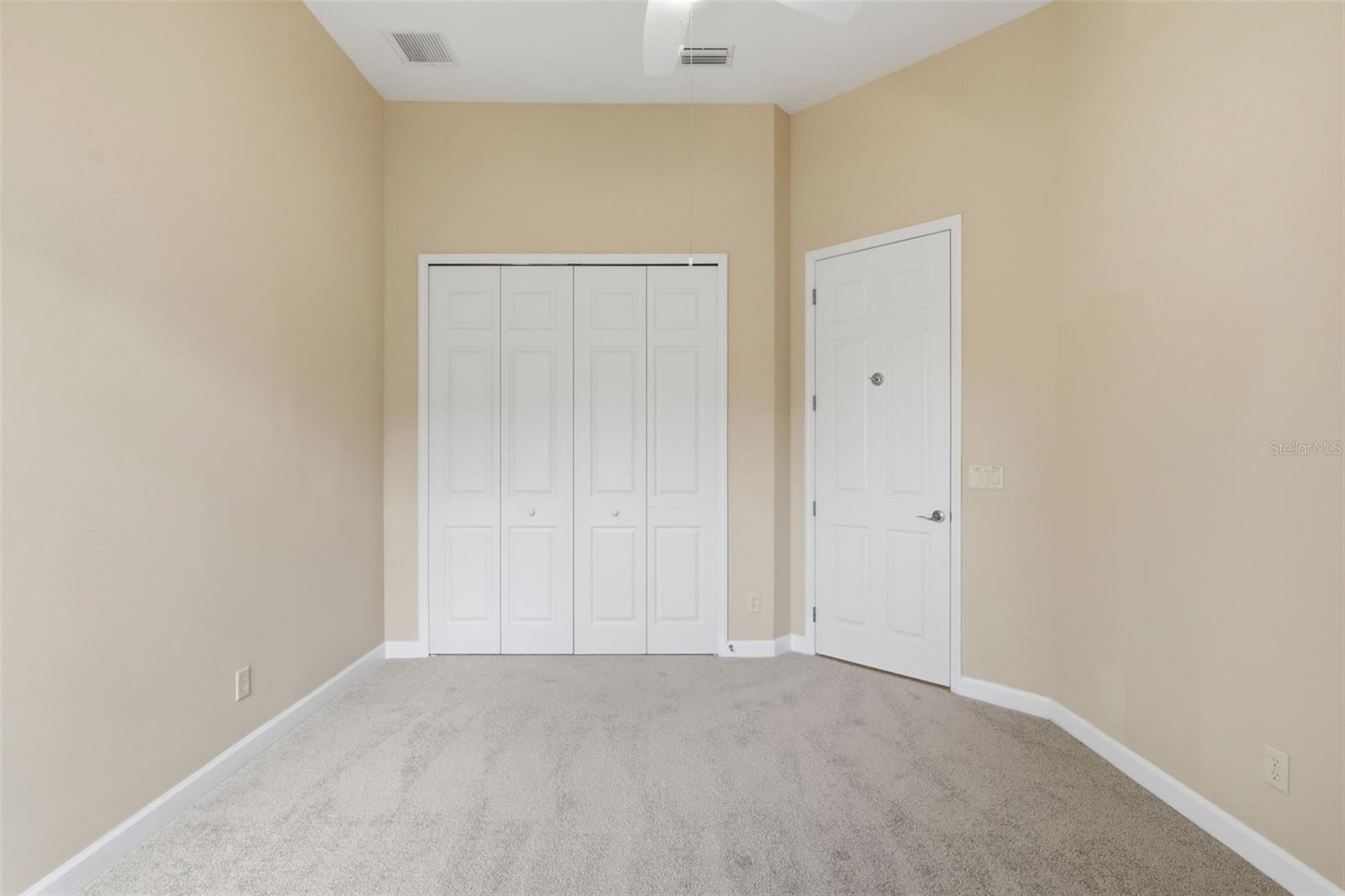 LAKES OF MOUNT DORA - Residential