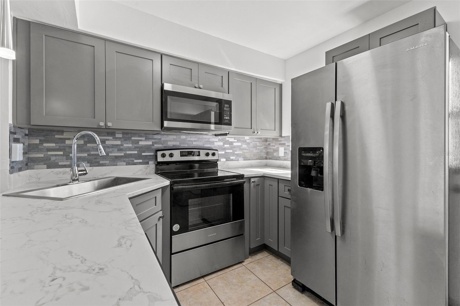 PINEBROOK ESTATES - Residential Lease