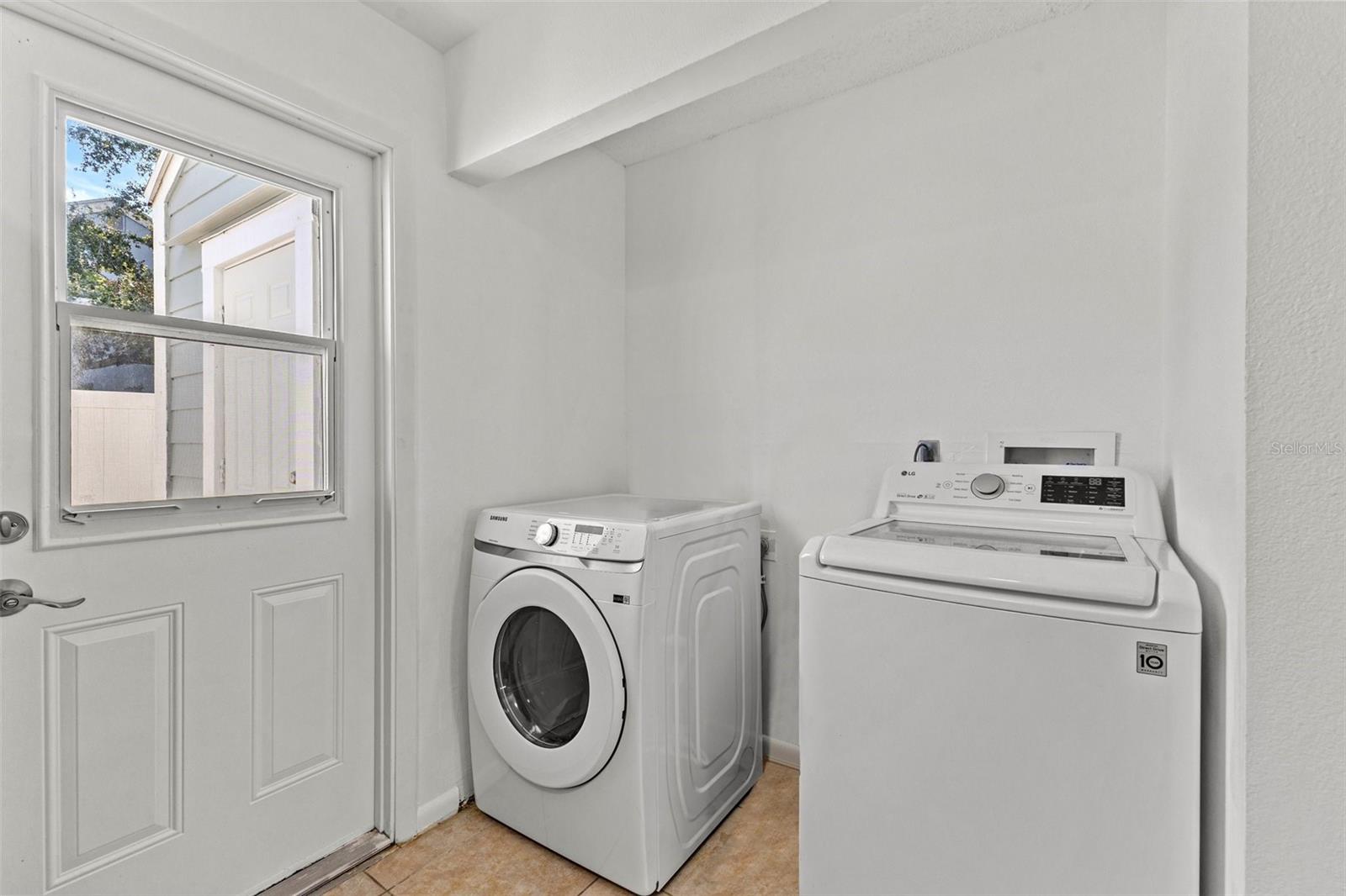 PINEBROOK ESTATES - Residential Lease