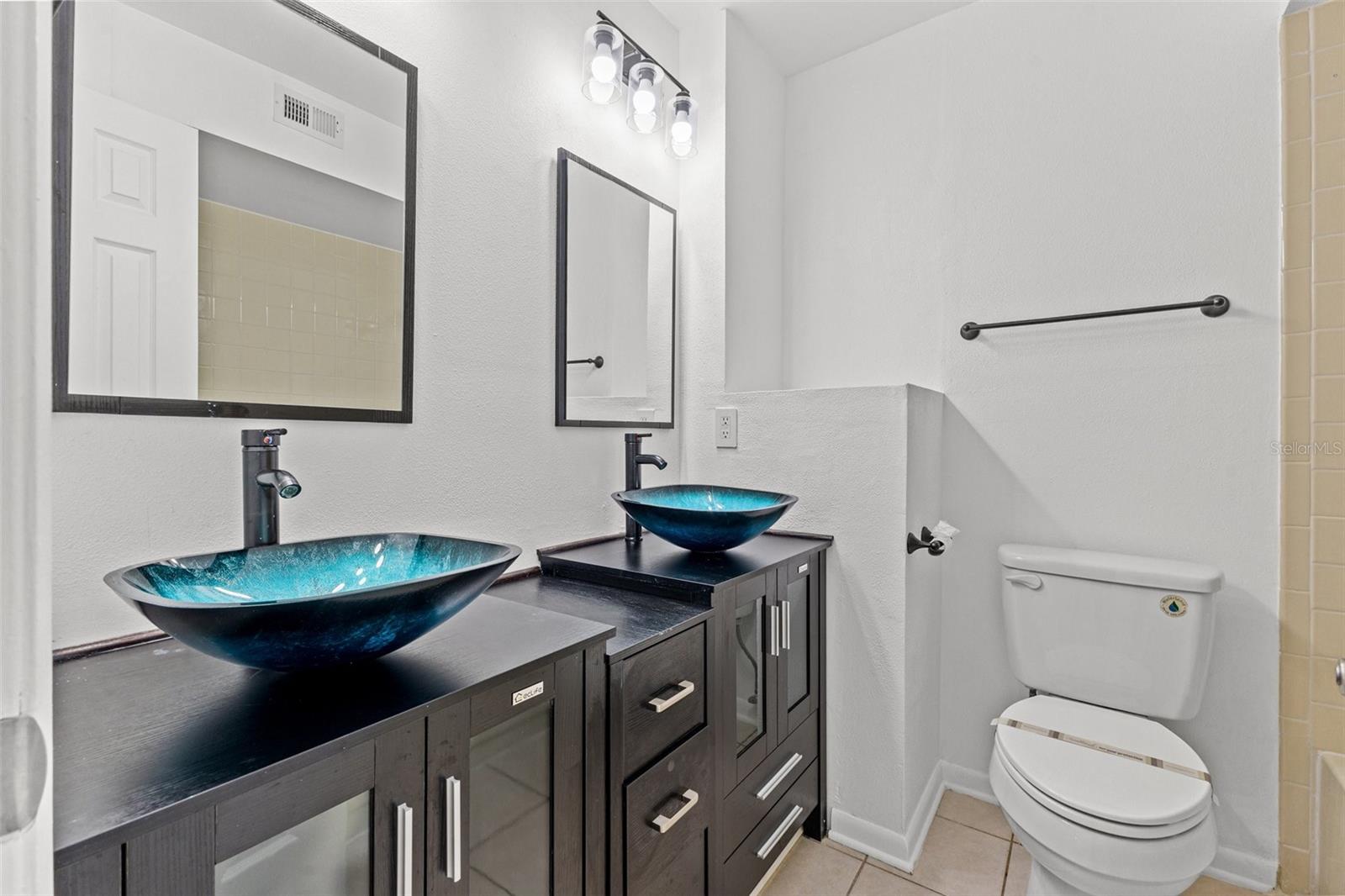 PINEBROOK ESTATES - Residential Lease