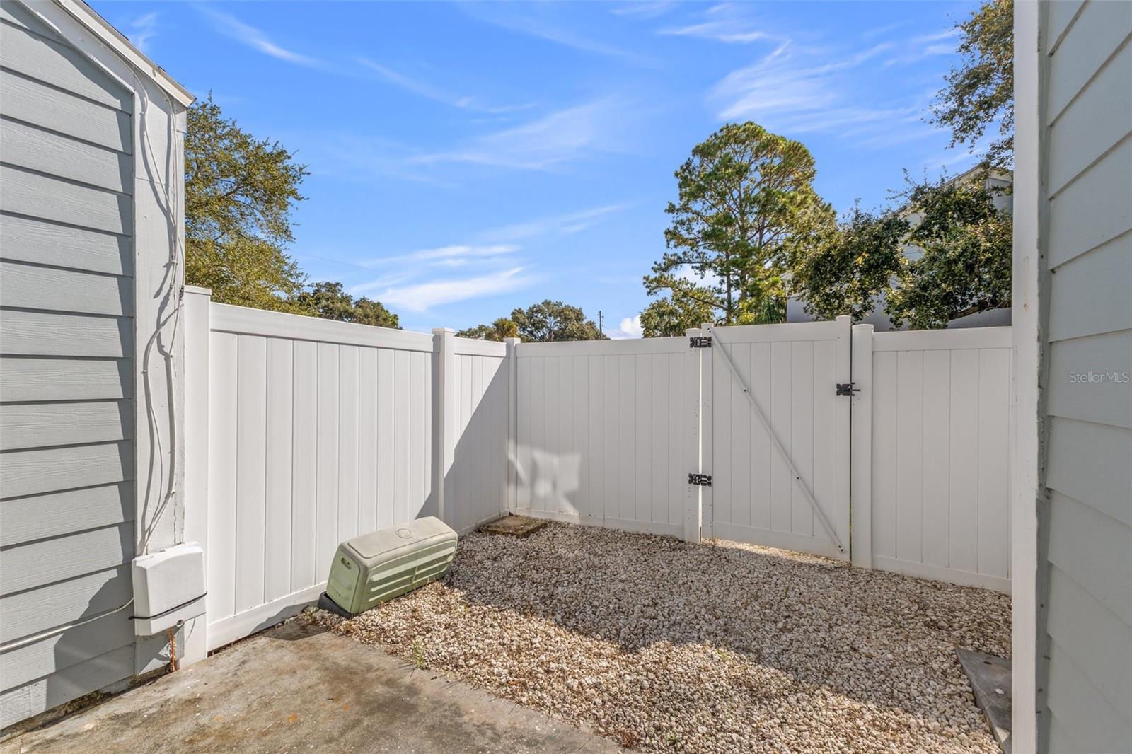PINEBROOK ESTATES - Residential Lease