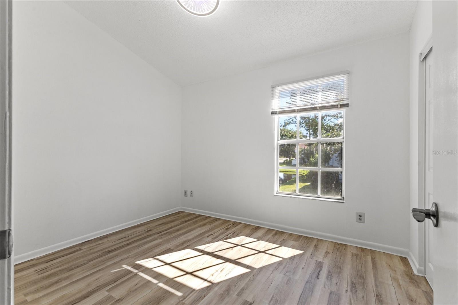 PINEBROOK ESTATES - Residential Lease