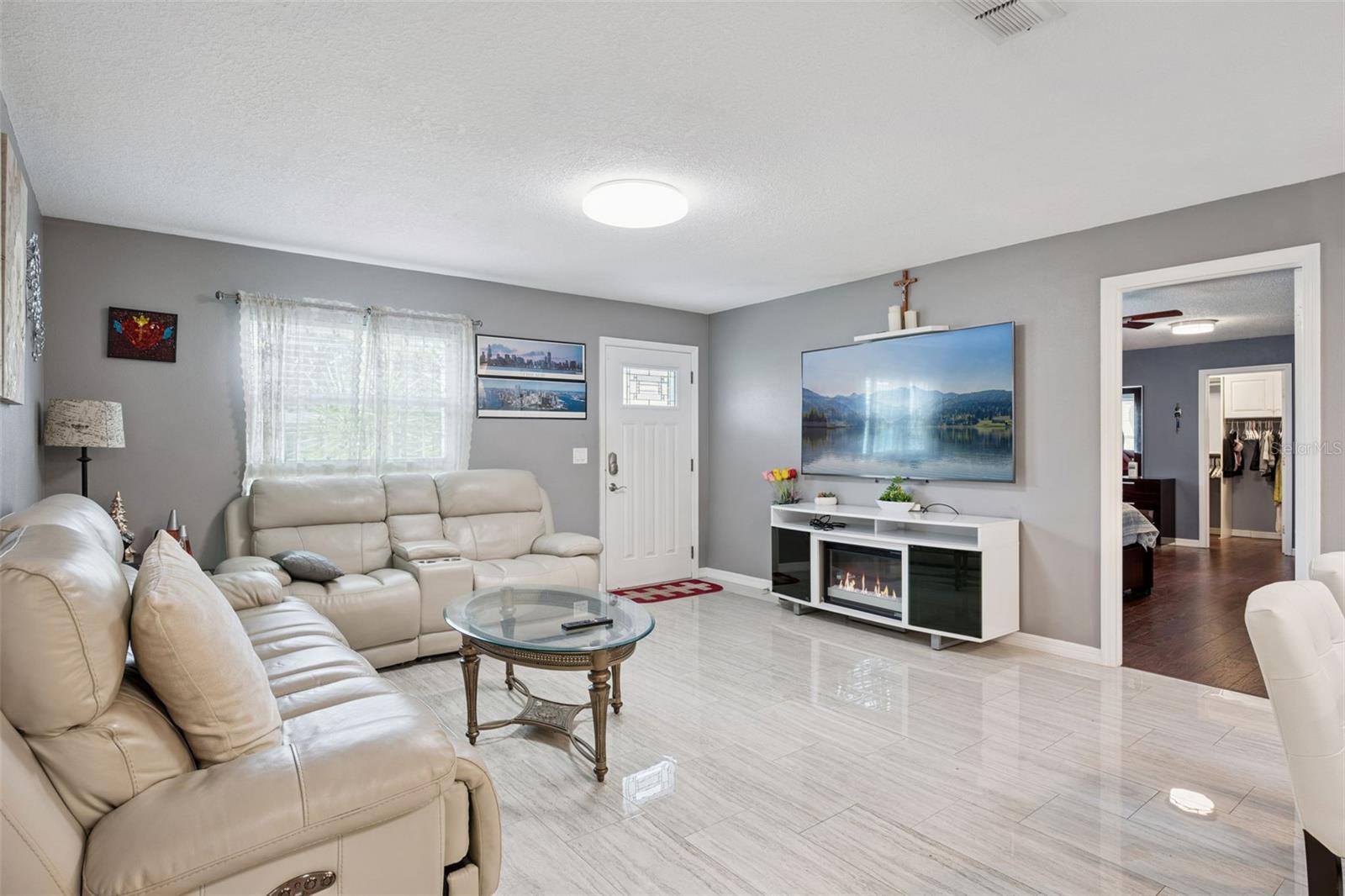 SUNSHINE GARDENS - Residential