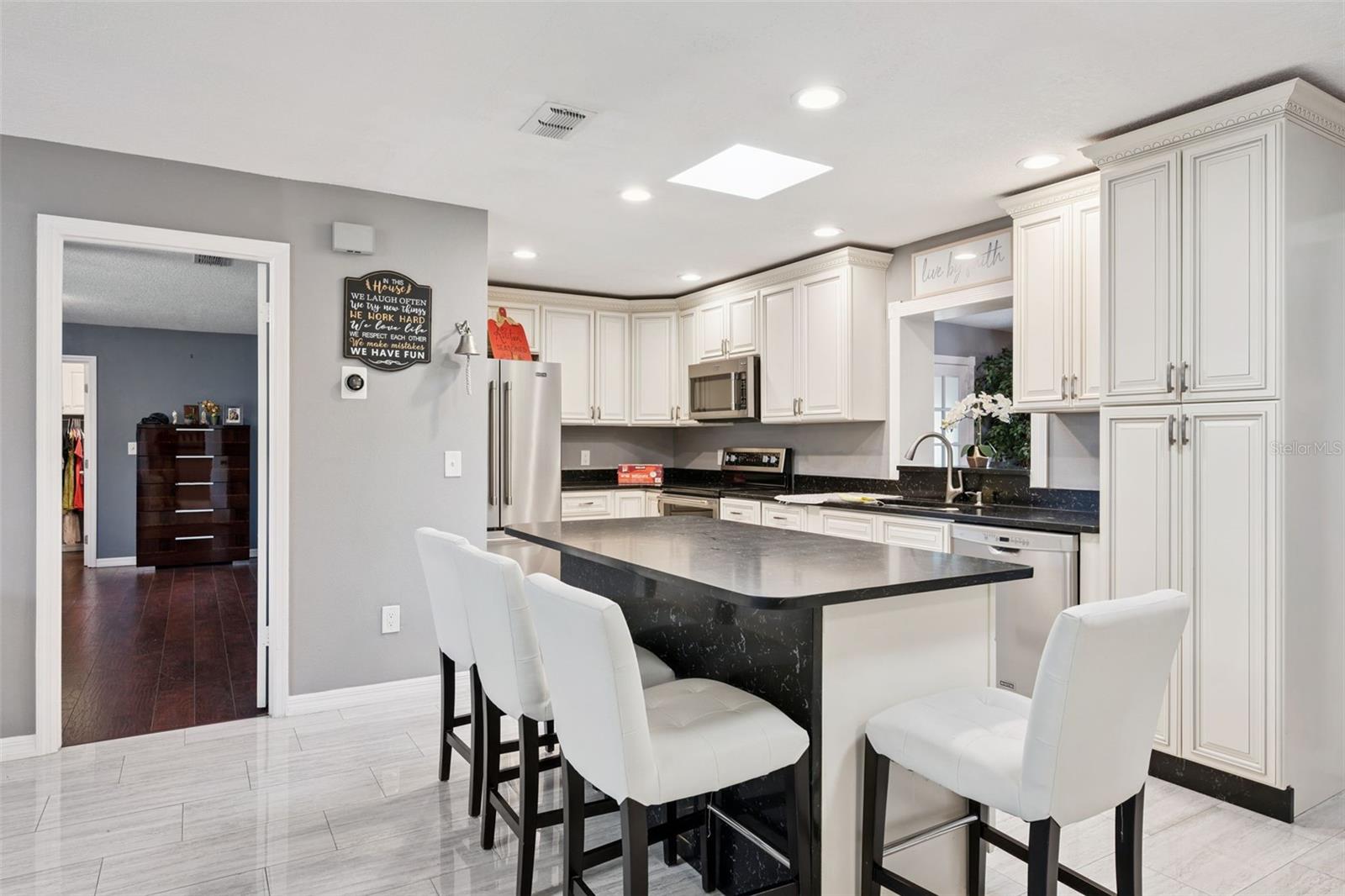 SUNSHINE GARDENS - Residential