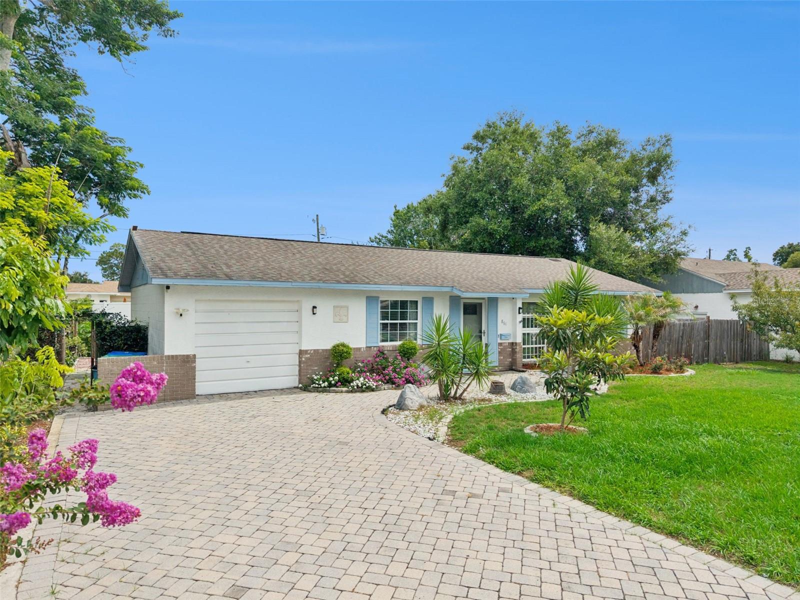SUNSHINE GARDENS - Residential