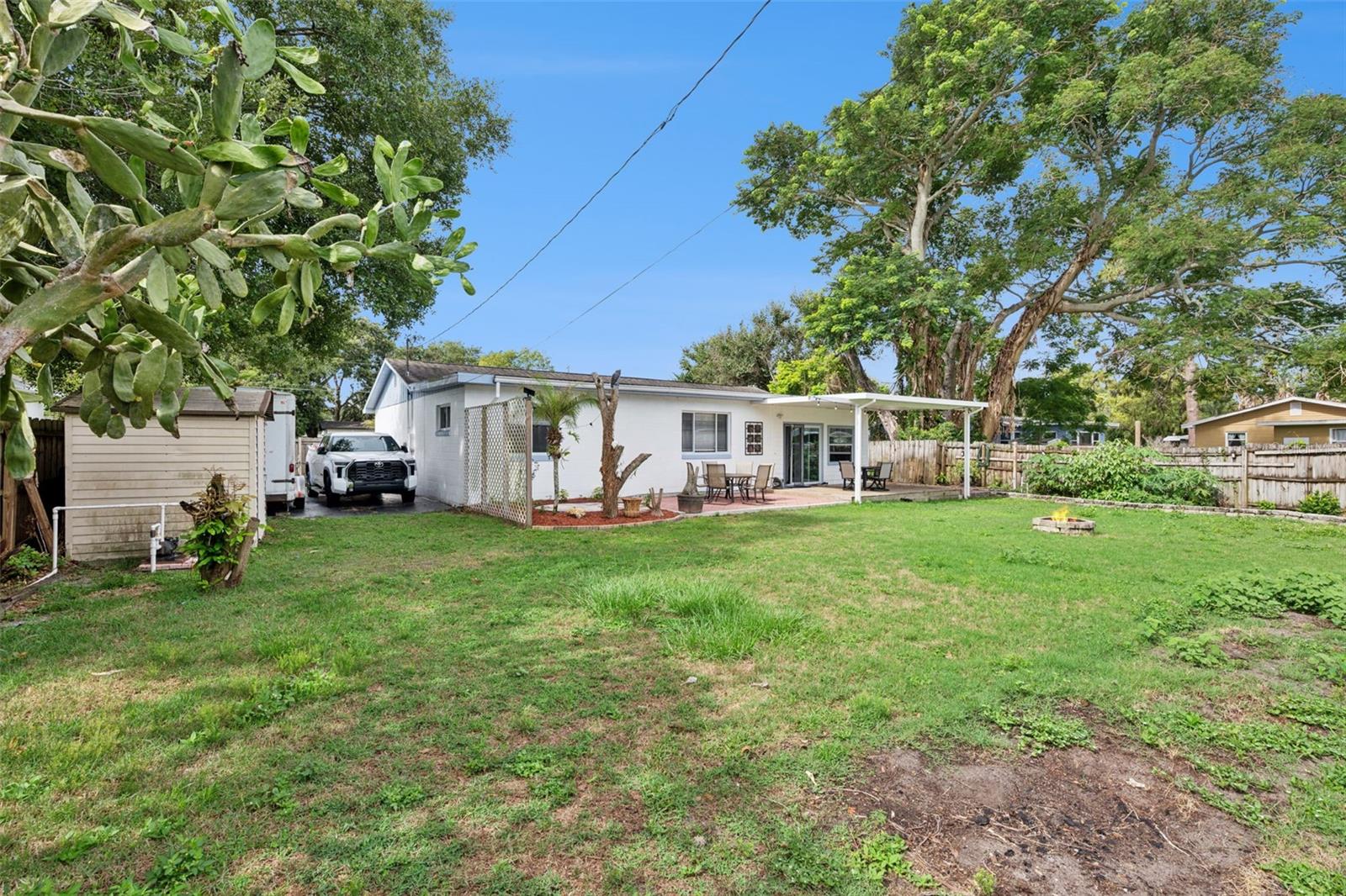 SUNSHINE GARDENS - Residential