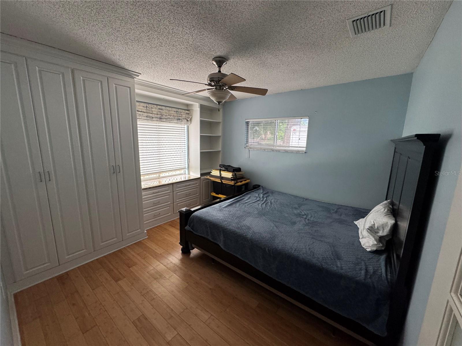 SUNSHINE GARDENS - Residential