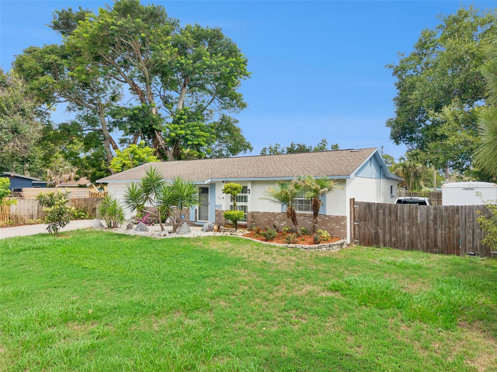 SUNSHINE GARDENS - Residential