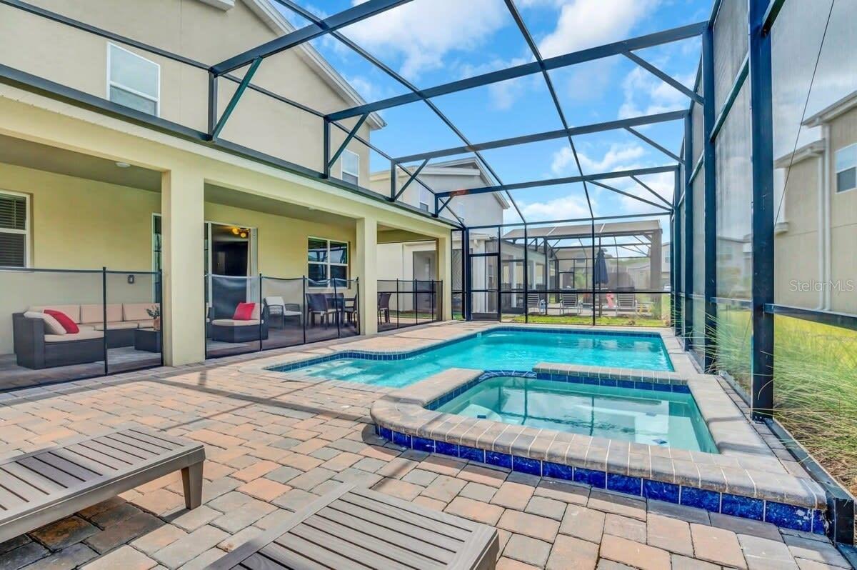 COVE AT STOREY LAKE III - Residential