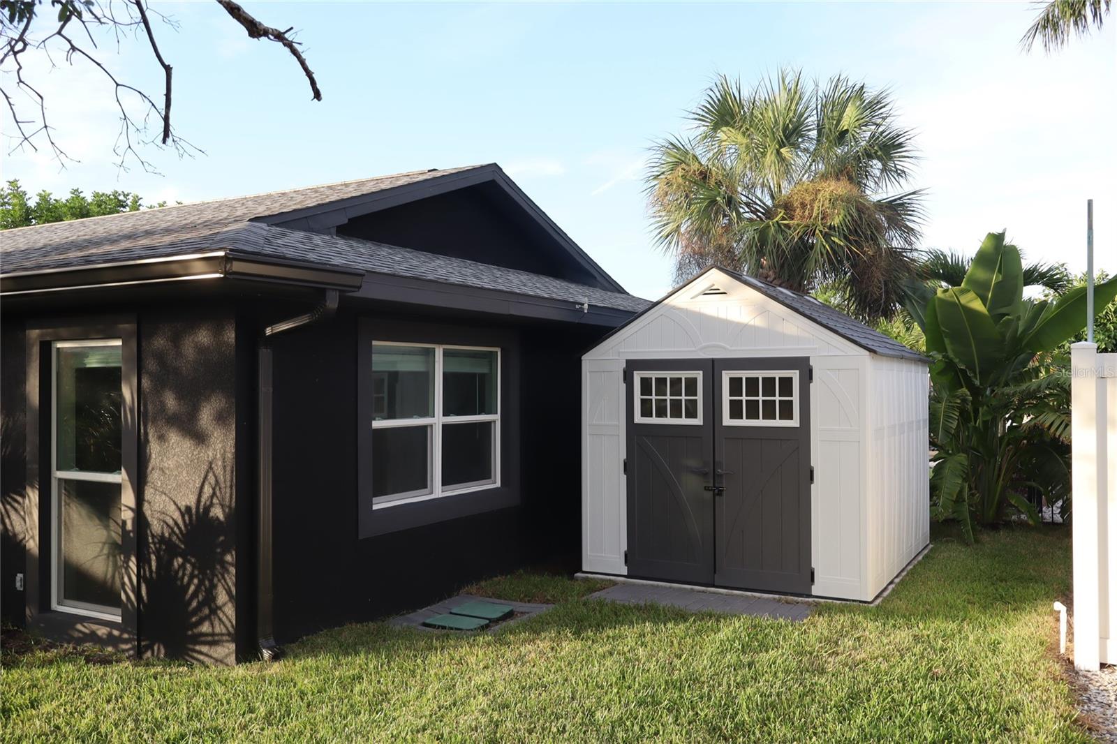 APOLLO BEACH UNIT 08 A RESUBDI - Residential