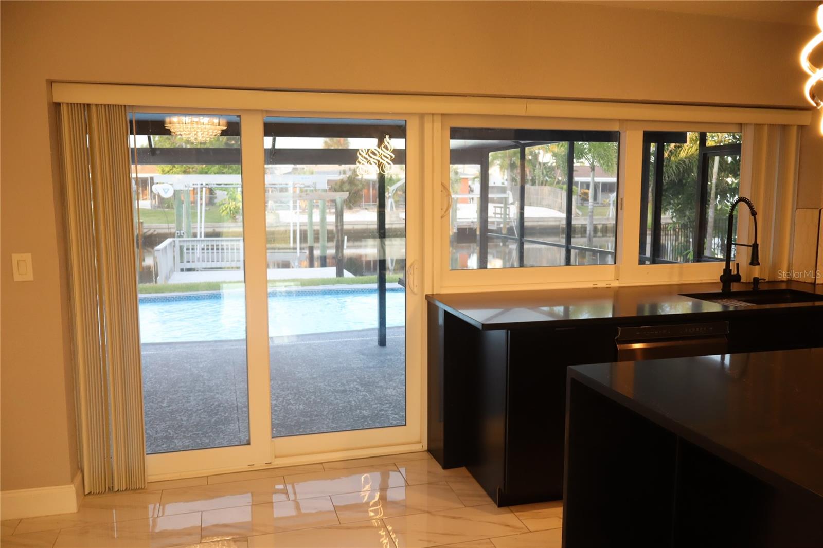 APOLLO BEACH UNIT 08 A RESUBDI - Residential