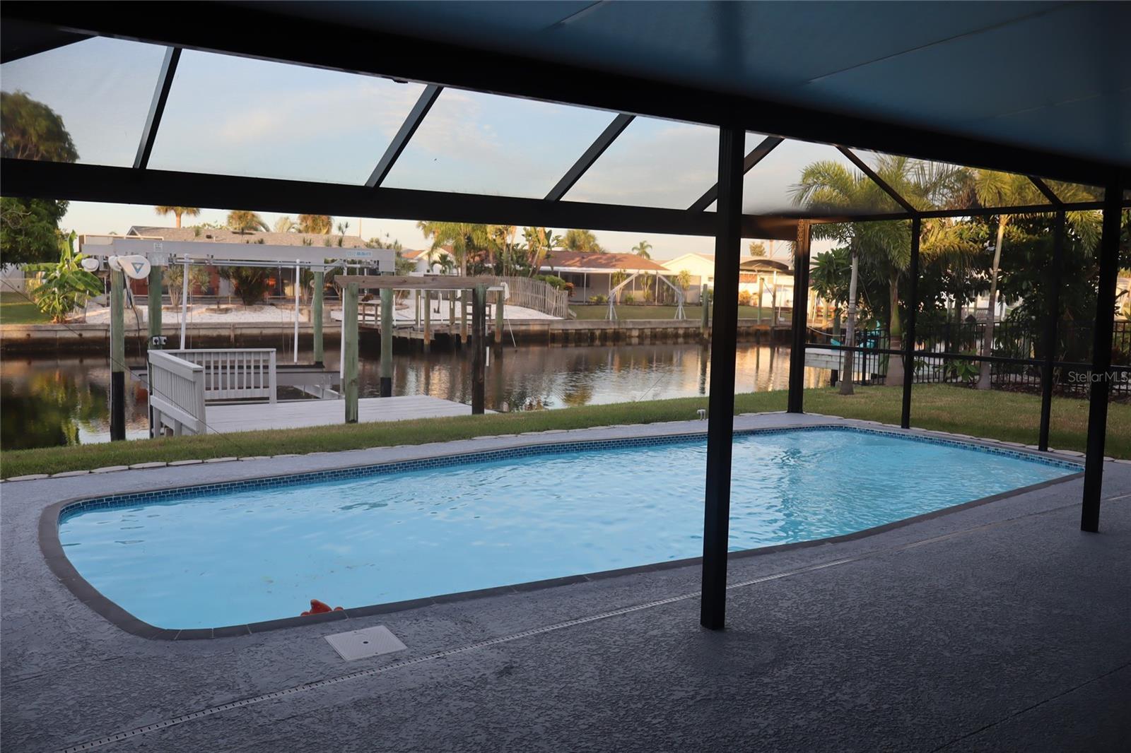 APOLLO BEACH UNIT 08 A RESUBDI - Residential