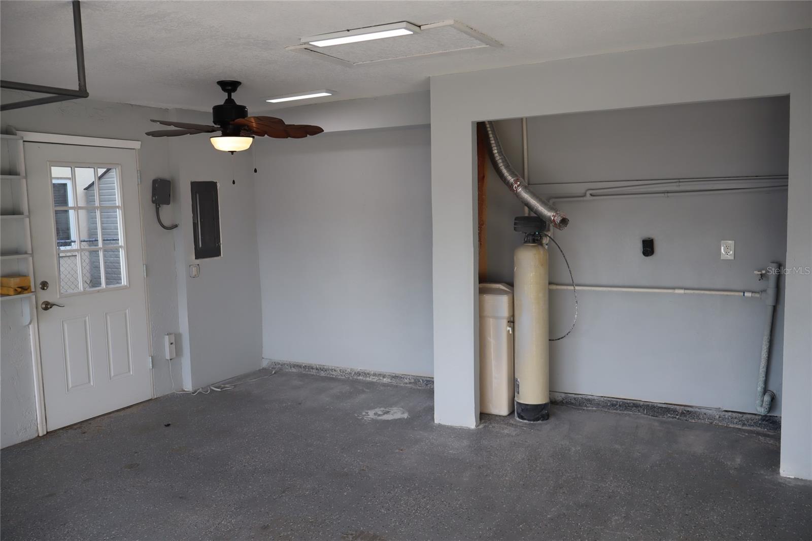 APOLLO BEACH UNIT 08 A RESUBDI - Residential