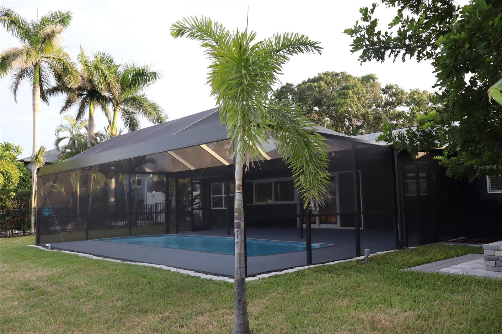 APOLLO BEACH UNIT 08 A RESUBDI - Residential