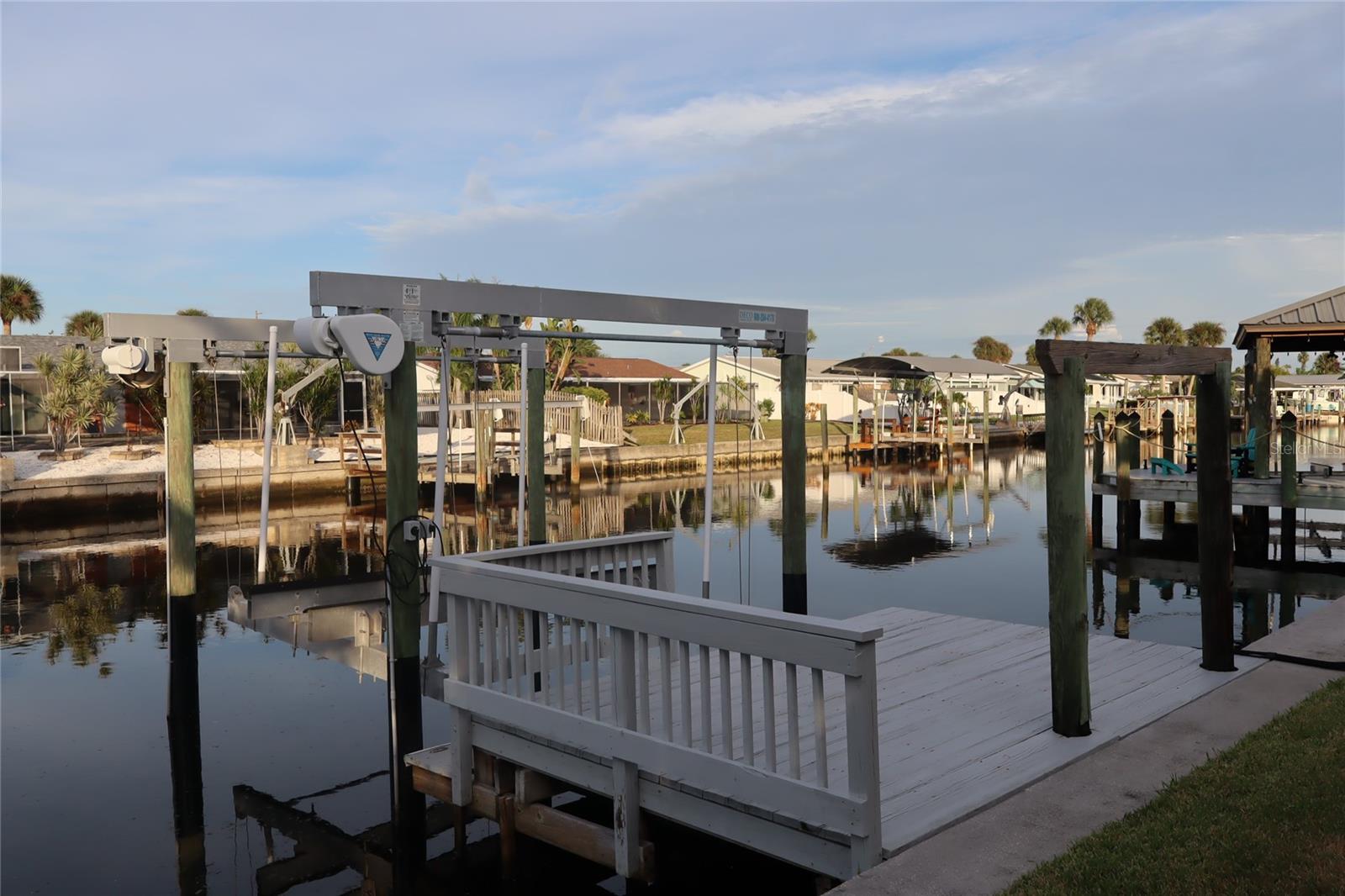 APOLLO BEACH UNIT 08 A RESUBDI - Residential